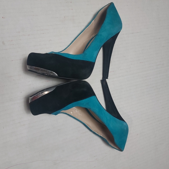 BCBGenaration Blue and Black Leather Upper Suede like Material High Heels Shoes - Picture 3 of 15